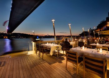İstanbul’un Köklü Mekanı: LACİVERT BAR&RESTAURANT