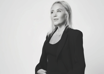 Kreatif Direktör ve Tasarımcı SEDEF ÇALARKAN